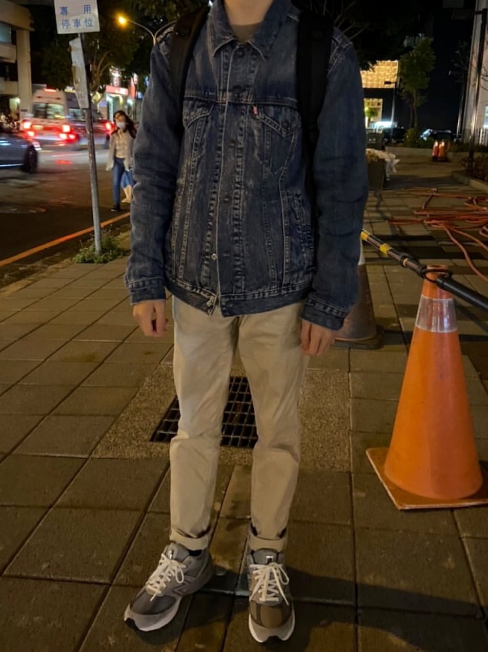 「UNIQLOのアイテム（その他パンツ、ベージュ系）」を使った、jsnnさん（メンズ・163cm）の秋コーディネートの1枚目の写真