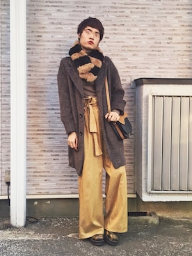 「ハイウエストパンツ」｜「アイテム（チェスターコート）」を使った、キョツさん（レディース・165cm）の冬コーディネート