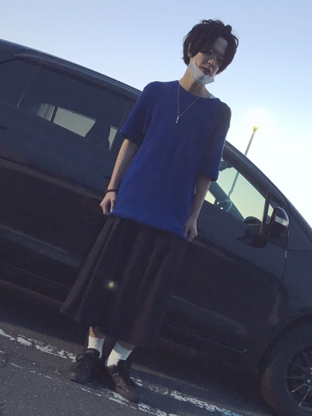 「サマーニット、青、ガウチョパンツ、タンクトップ、スニーカー、夏、スタバ飲みすぎて腹壊す、adidas」｜「adidasのアイテム（スニーカー、ブラック系）」を使った、（＾ω＾）さん（メンズ・172cm）の春コーディネートの1枚目の写真