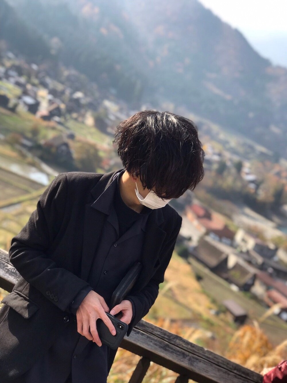 「黒、ジャケット、URBAN RESEARCH、MiDiom」｜「URBAN RESEARCHのアイテム（シャツ/ブラウス、ブラック系）」を使った、（＾ω＾）さん（メンズ・172cm）の秋コーディネートの1枚目の写真