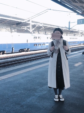 「ワンピース×スニーカー」｜「アイテム（ダウンジャケット/コート）」を使った、kotohaさん（レディース・160cm）の秋コーディネート