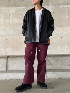 チノパンツを使った 赤パンツ のメンズ人気ファッションコーディネート Wear