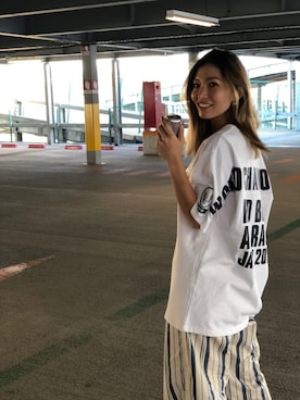 「AVIREX（アヴィレックス）のアイテム（Tシャツ/カットソー、ホワイト系）」を使った、浅野ゆきさん（レディース・158cm）の春コーディネート