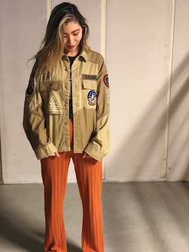 「AVIREX（アヴィレックス）のリメイク ミリタリーシャツ　/REMAKE MILITARY SHIRT/Women's（シャツ/ブラウス、グリーン系）」を使った、浅野ゆきさん（レディース・158cm）の夏コーディネート