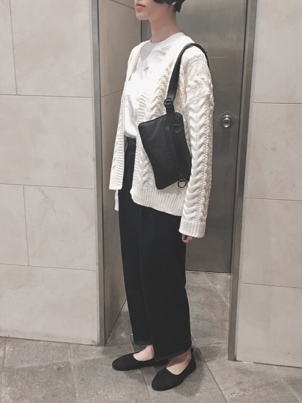 「CLANE、kormarch、kormarchサポーターズ、H&M、UNIQLO、大人カジュアル、シンプル、スプリングSENSEOFPLACE」｜「CLANEのアイテム（デニムパンツ、ブルー系）」を使った、Ayaさん（レディース・173cm）の春コーディネートの1枚目の写真