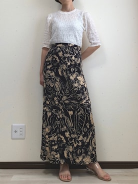 「Kastane（カスタネ）のバティック柄Iラインスカート（スカート、ブラック系）」を使った、ゆうさん（レディース・159cm）の春コーディネート