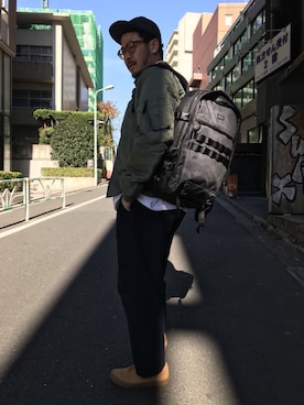 「NEWERA」｜「アイテム（MA-1）」を使った、Junichiさん（メンズ・180cm）の冬コーディネート