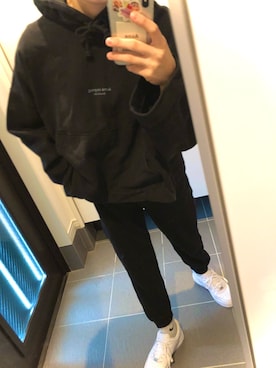 「Acne Studios（アクネストゥディオズ）のアイテム（パーカー）」を使った、シ🍑さん（レディース・157cm）の冬コーディネート