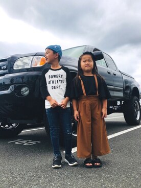「秋のブラウンスタイル」｜「アイテム（オールインワン・サロペット）」を使った、PECOさん（キッズ・120cm）の秋コーディネート
