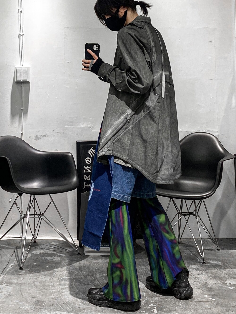 「ootd、夏、summer、カジュアル、カジュアルコーデ、レイヤードスタイル、スニーカー、ストリート、street、Taiwan」｜「hamcusのアイテム（シャツ/ブラウス、グレー系）」を使った、ionism_Shiroさん（メンズ・178cm）の春コーディネートの1枚目の写真