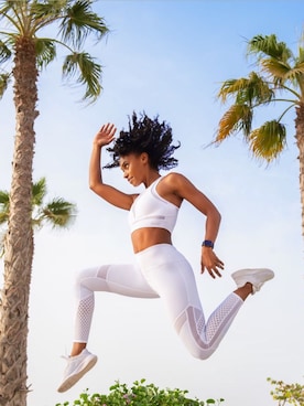 「アイテム（ブラジャー、ホワイト系）」を使った、LORNAJANE(ローナジェーン)さん（レディース・167cm）の秋コーディネート