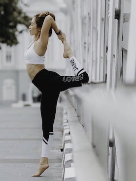 「アイテム（ブラジャー、ホワイト系）」を使った、LORNAJANE(ローナジェーン)さん（レディース・160cm）の春コーディネート