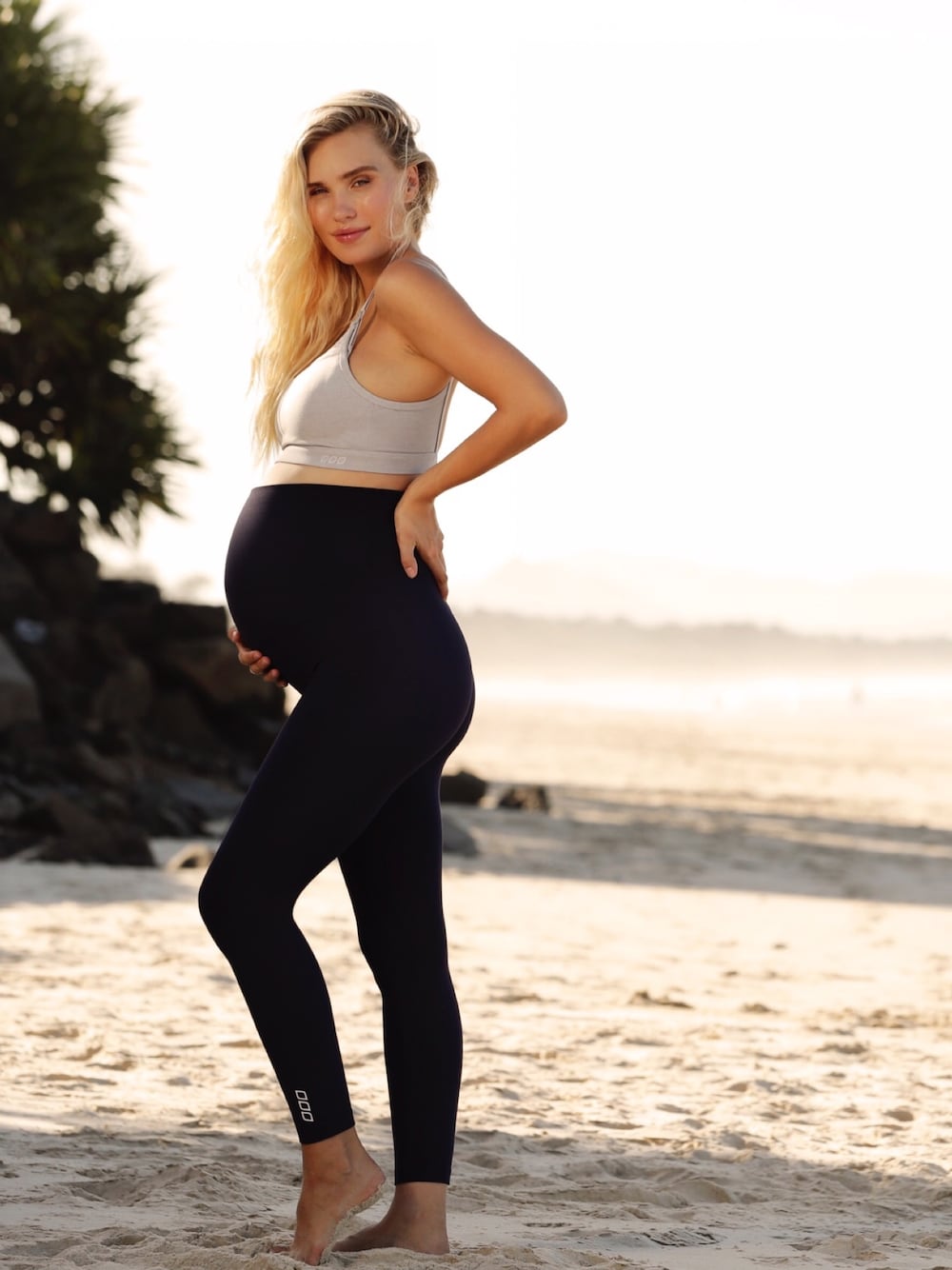 「マタニティ、マタニティコーデ、妊婦、妊婦コーデ、リラックススタイル、プレママ、授乳服、授乳中コーデ、カジュアル、お洒落さんとつながりたい」｜LORNAJANE(ローナジェーン)さん（レディース・170cm）の秋コーディネートの1枚目の写真