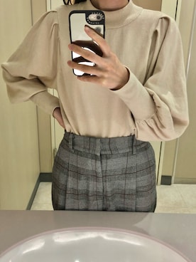 「earth music&ecology（アースミュージックアンドエコロジー）のパワーショルダーニットプルオーバー　＊（ニット/セーター、ベージュ系）」を使った、mmmさん（レディース・155cm）の秋コーディネート