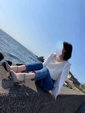 「earth music&ecology（アースミュージックアンドエコロジー）のCOTTON USAデニムパンツ(テーパード) ＊（デニムパンツ、ブルー系）」を使った、mmmさん（レディース・155cm）の春コーディネート