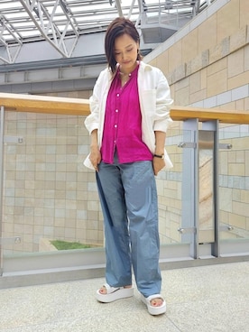 「Teva（テバ）のTEVA FLATFORM MEVIA（サンダル、ホワイト系）」を使った、軍地　オデット エ オディール スタッフさん（レディース・160cm）の春コーディネート