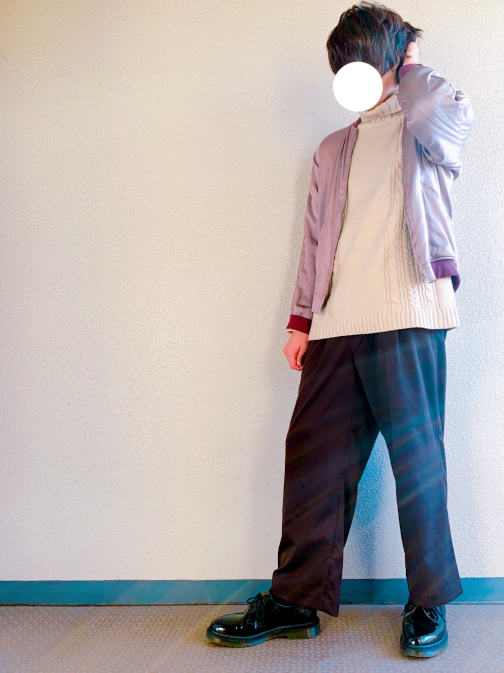 「年末WEAR感謝祭、おしゃれさんと繋がりたい、ブルゾン、リバーシブル、タートルネック、ワイドパンツ、Dr.Martens、Daniel Wellington」｜「HAREのリバーシブルスカジャン(HARE)（ブルゾン、レッド系）」を使った、すけっちさん（メンズ・180cm）の冬コーディネートの1枚目の写真