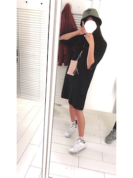 「STUSSY（ステューシー）のアイテム（キャップ、グリーン系）」を使った、黃筱淇さん（レディース・170cm）の冬コーディネート