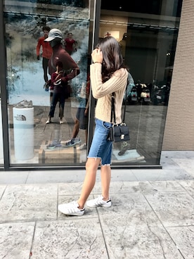 「DAPHNE（ダフネ）のアイテム（ショルダーバッグ、ブラック系）」を使った、黃筱淇さん（レディース・170cm）の冬コーディネート