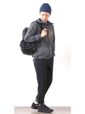 スラックスを使った アーバンアウトドア の人気ファッションコーディネート Wear