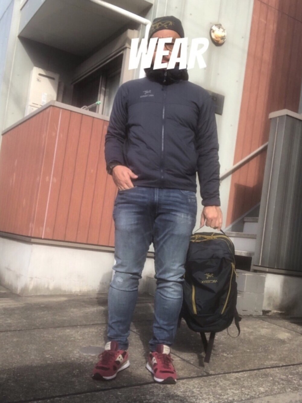 「冬コーデ、おしゃれさんと繋がりたい、今日のコーデ、シンプルコーデ、オトナカジュアル、スニーカー、でぶ、デブでもオシャレ、デニム、アークテリクス」｜「ARC'TERYXのBird Head Toque / バード ヘッド トーク（ニットキャップ/ビーニー、ブラック系）」を使った、musashi634さん（メンズ・172cm）の冬コーディネートの1枚目の写真