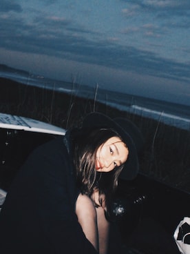 「AZUL（アズール）のアイテム（カーディガン/ボレロ、ブラック系）」を使った、Yu Matsumotoさん（レディース・166cm）の秋コーディネート