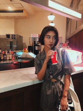 「RVCA（ルーカ）のアイテム（オールインワン・サロペット）」を使った、Yu Matsumotoさん（レディース・166cm）の秋コーディネート