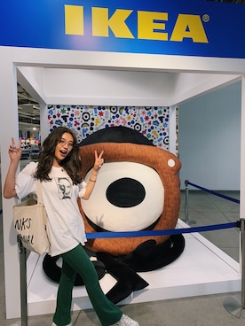 「STUSSY（ステューシー）のアイテム（Tシャツ/カットソー、ホワイト系）」を使った、Yu Matsumotoさん（レディース・166cm）の秋コーディネート