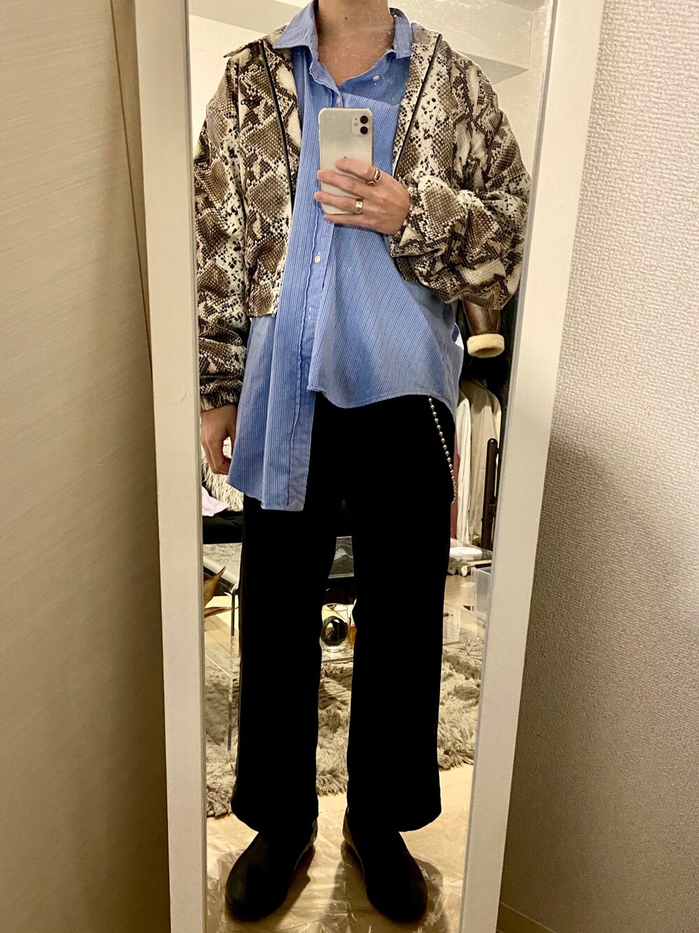 「ビッグシルエット、モード、70's」｜「more than dopeのアイテム（ブルゾン、ベージュ系）」を使った、Don'tFollowMeさん（メンズ・165cm）の冬コーディネートの1枚目の写真