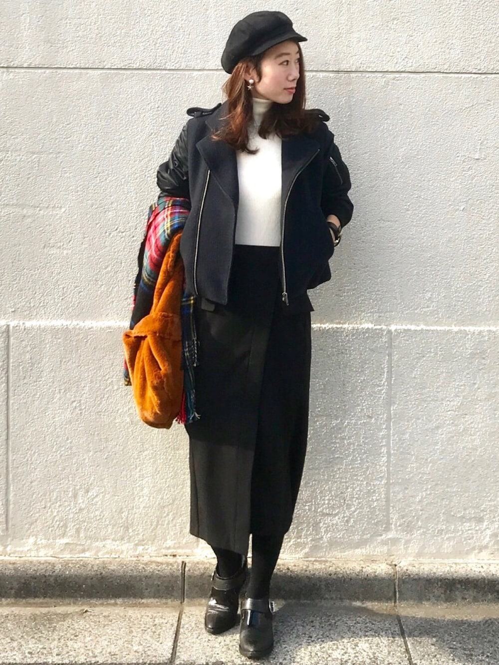 「妄想ライダースフェス、ライダース、MA-1、ユニクロ、UNIQLO、ファーバッグ、冬、大人カジュアル、休日スタイル、タートルネック」｜「G.V.G.V.のMA-1 SLEEVE RIDERS（ブルゾン、ブルー系）」を使った、soliさん（レディース・163cm）の冬コーディネートの1枚目の写真