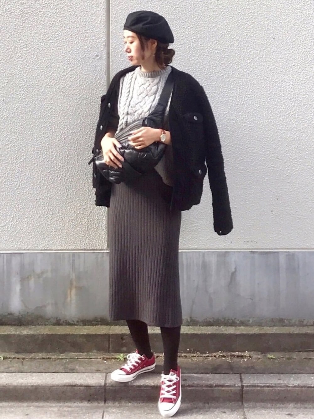 「Sonny　Label、Fossil、ボアジャケット、もこもこ、ケーブルニット、ニットスカート、タイトスカート、コンバース、スニーカーコーデ、カジュアルコーデ」｜「URBAN RESEARCH Sonny Labelのざっくりケーブルニットプルオーバー（ニット/セーター、グレー系）」を使った、soliさん（レディース・163cm）の秋コーディネートの1枚目の写真