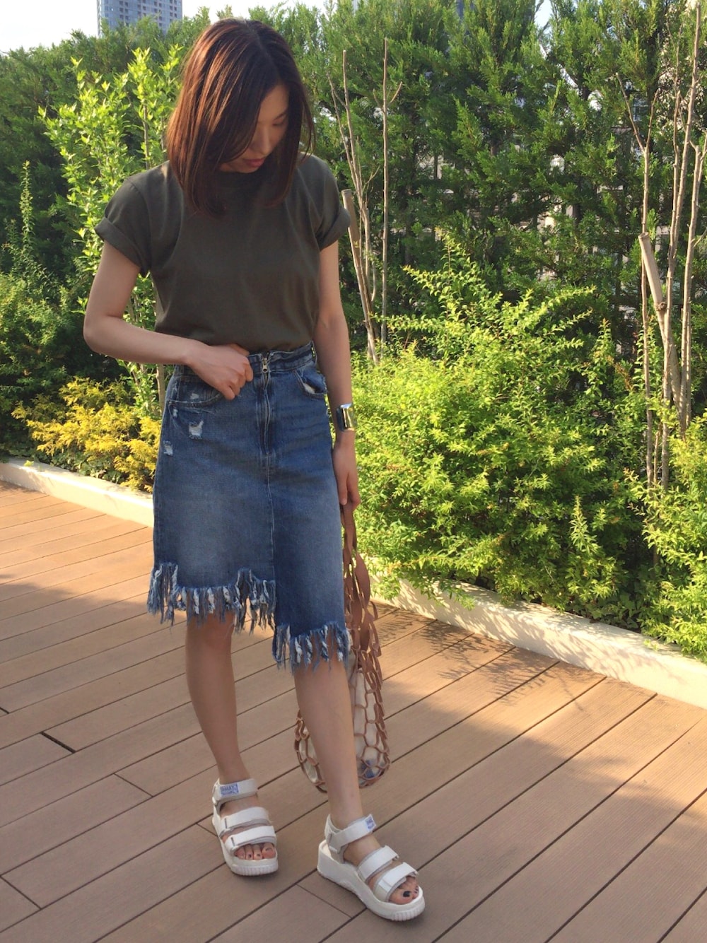 「シンプルコーデ、ラクチンコーデ、ootd、summer、プチプラコーデ、オトナカジュアル、ZARA、ザラ、スポサン、デニムスカート」｜「HANESの【HANES】BEEFY パックTシャツ（Tシャツ/カットソー、グリーン系）」を使った、yu--kaさん（レディース・166cm）の春コーディネートの1枚目の写真