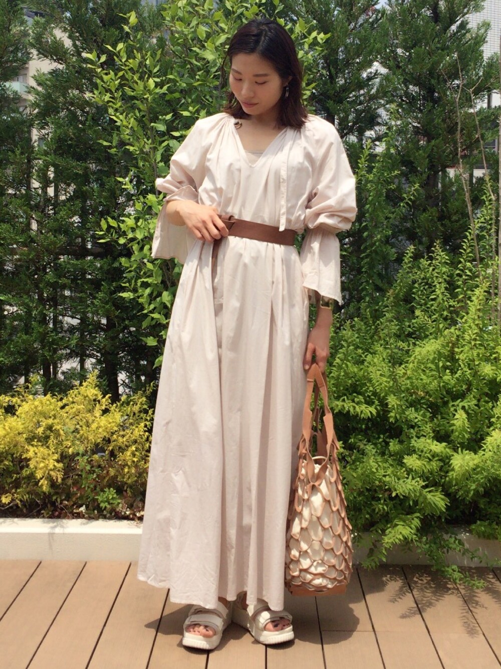 「休日スタイル、大人カジュアル、マキシ丈ワンピース、サッシュベルト、スポサン、スポーツサンダル、ザラ、マキシワンピ、ootd、outfit」｜「6のアイテム（ワンピース、ベージュ系）」を使った、yu--kaさん（レディース・166cm）の夏コーディネートの1枚目の写真