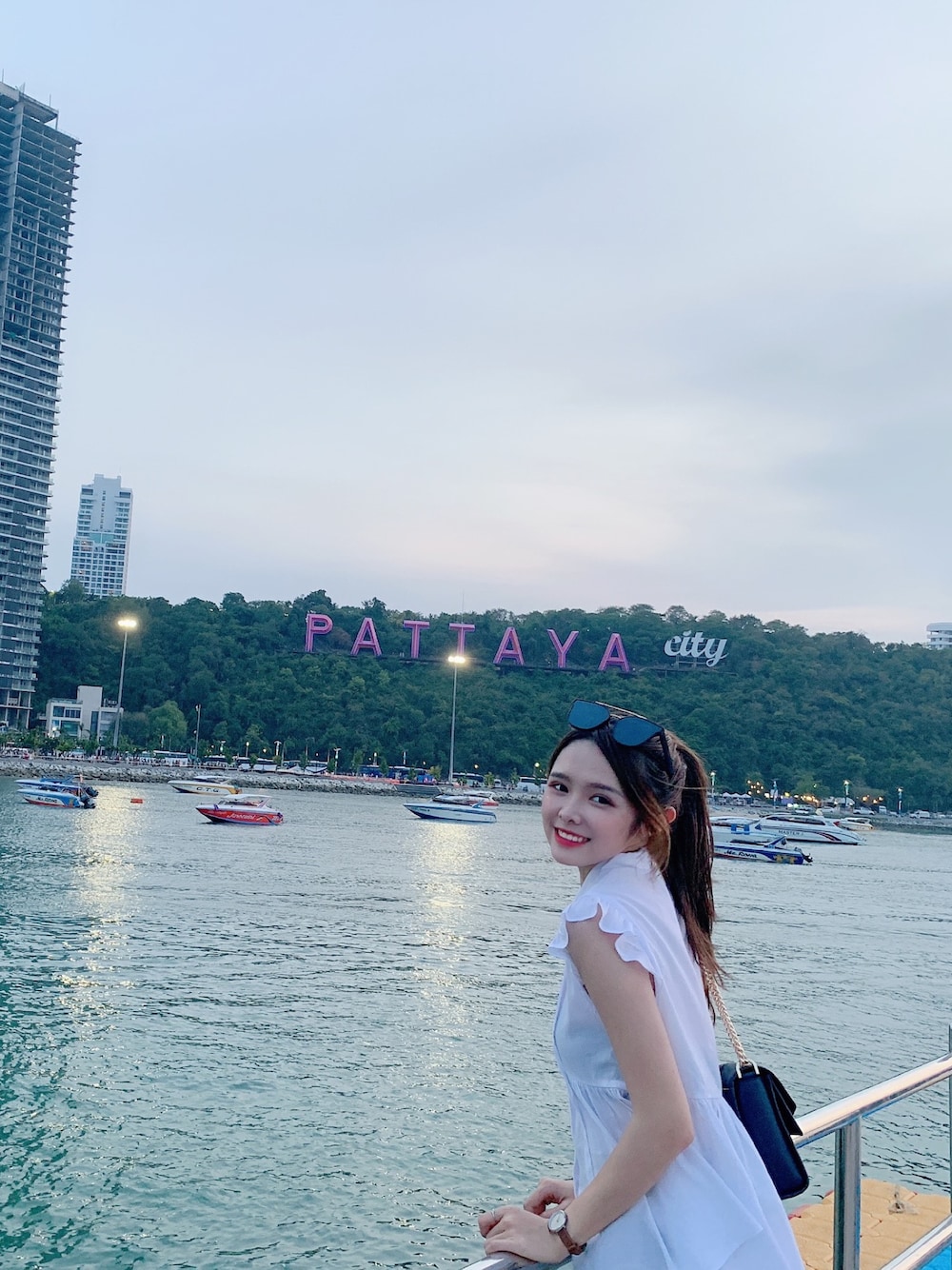 「ootd、夏、日系休闲、日系极简」｜「COCO DEALのアイテム（シャツ/ブラウス、ホワイト系）」を使った、Lijiebabeさん（レディース・158cm）の春コーディネートの1枚目の写真