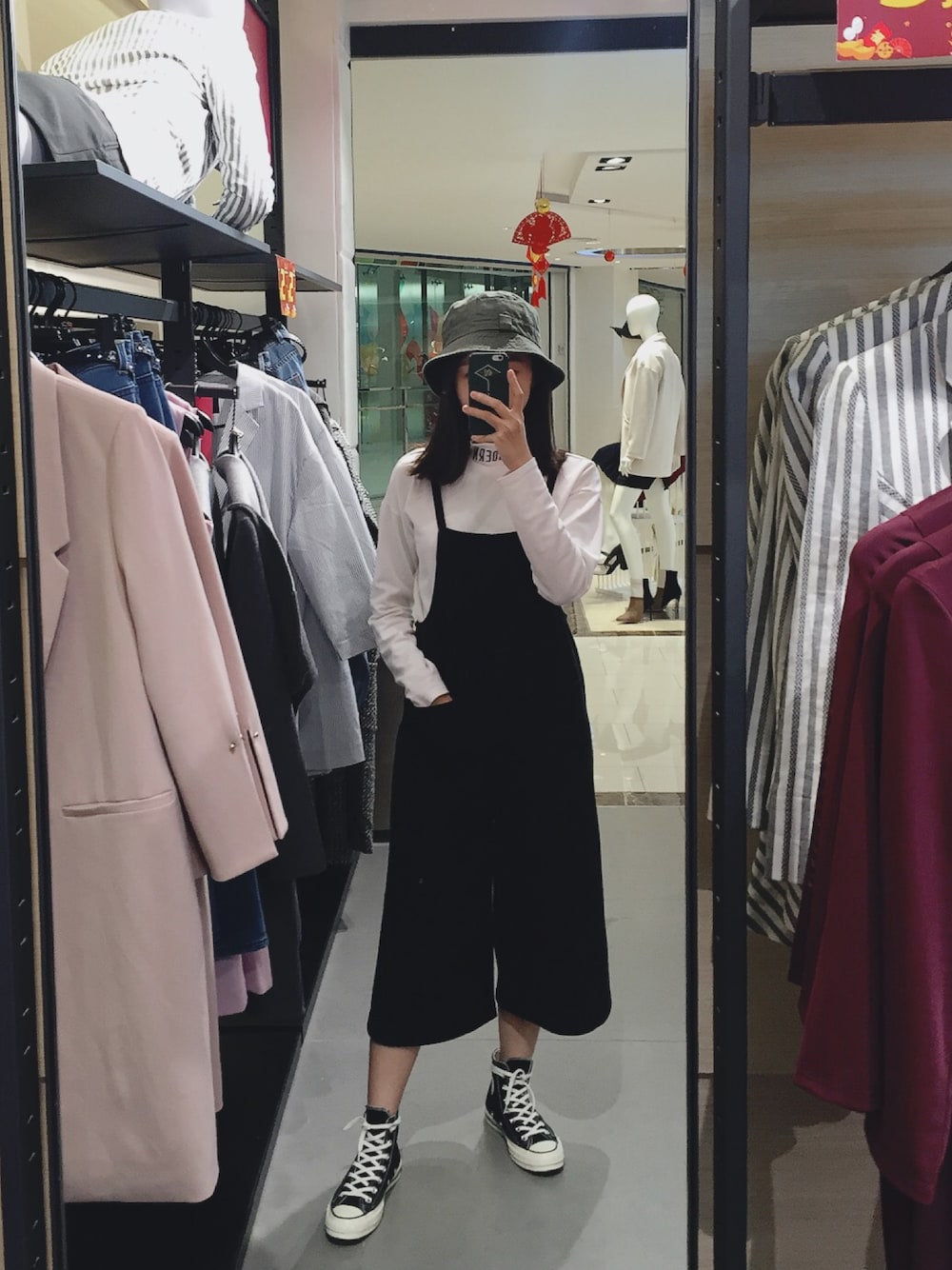 「5cmのアイテム（Tシャツ/カットソー、ホワイト系）」を使った、GNparticleさん（レディース・160cm）の冬コーディネートの1枚目の写真