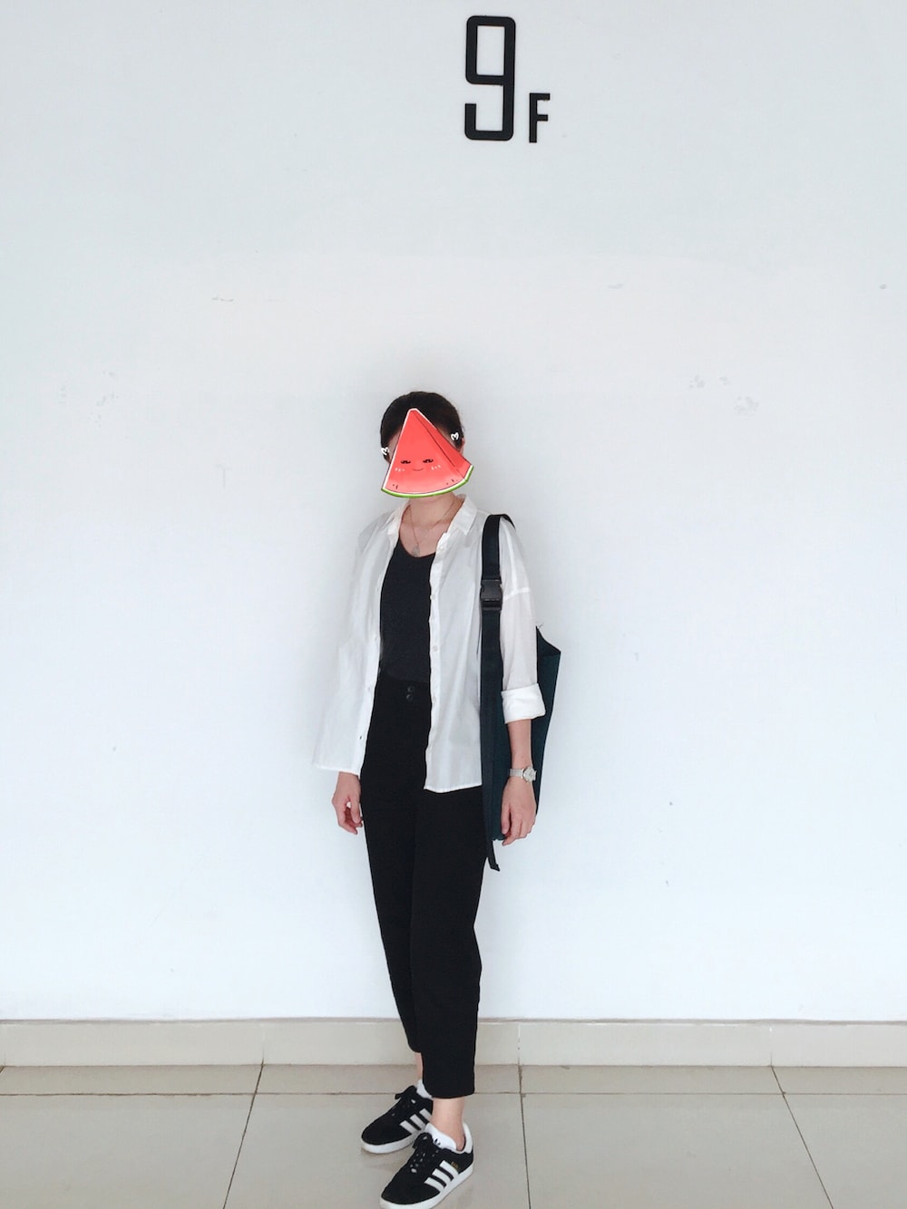 「ADAM ET ROPE'のアイテム（シャツ/ブラウス、ホワイト系）」を使った、GNparticleさん（レディース・160cm）の夏コーディネートの1枚目の写真