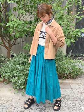 「ティアードスカート」｜「アイテム（ミリタリージャケット）」を使った、akariさん（レディース・167cm）の春コーディネート