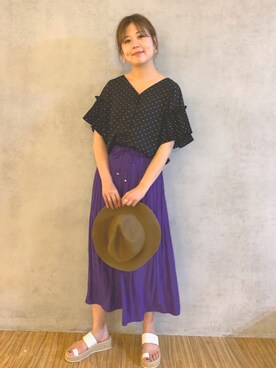 「パープル×黒」｜「アイテム（帽子）」を使った、akariさん（レディース・167cm）の春コーディネート