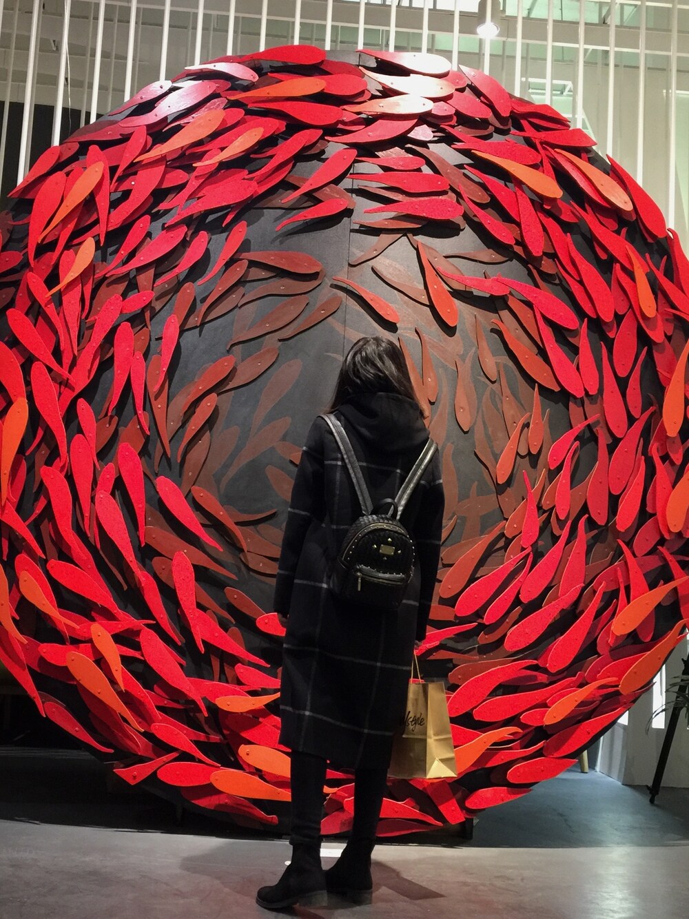 「no brandのアイテム（ジャケット/アウター、ブラック系）」を使った、桐乡美玲さん（レディース・168cm）の冬コーディネートの1枚目の写真