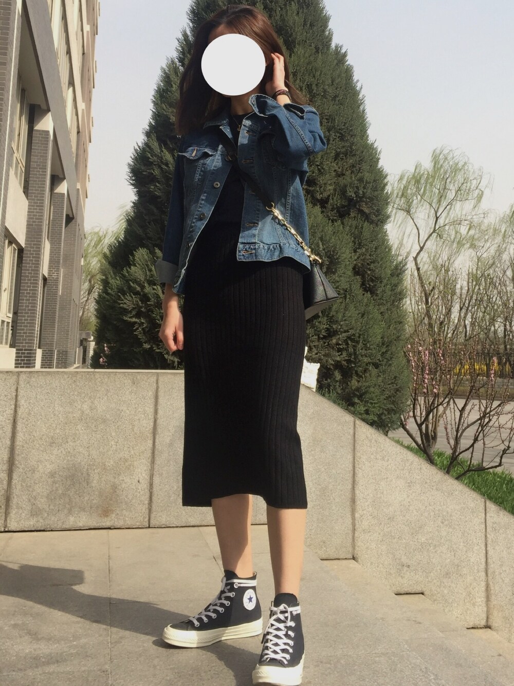 「spring！」｜「UNIQLOのアイテム（ジャケット/アウター、ブルー系）」を使った、桐乡美玲さん（レディース・168cm）の春コーディネートの1枚目の写真