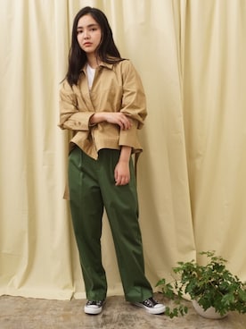 「アイテム（ミリタリージャケット）」を使った、HERENCIA_SNAP さん（レディース・164cm）の春コーディネート