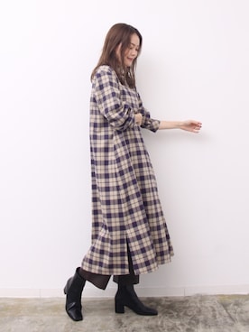 「アイテム（ワンピース/ドレス、ベージュ系）」を使った、HERENCIA_SNAP さん（レディース・167cm）の秋コーディネート