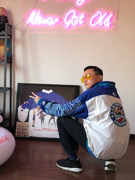 「STARTER（スターター）のアイテム（スタジャン）」を使った、我叫阿泰さん（メンズ・180cm）の冬コーディネート