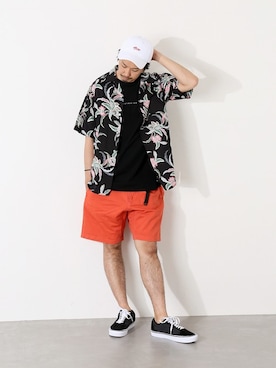 「ROKX（ロックス）のアイテム（パンツ）」を使った、NAKAさん（メンズ・175cm）の春コーディネート