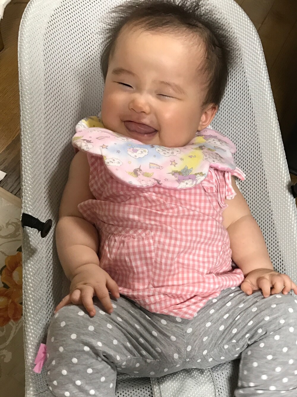 「じじまゆ、ベビーコーデ、生後８ヶ月、女の子、3can4on、西松屋、開脚、絵本、泣き顔」｜「手作り市のアイテム（スタイ/よだれかけ、ピンク系）」を使った、疾風のおりんさん（キッズ・80cm）の夏コーディネートの1枚目の写真