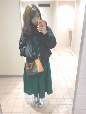「シルバーシューズ」｜「アイテム（ブルゾン）」を使った、あやかさん（レディース・158cm）の春コーディネート