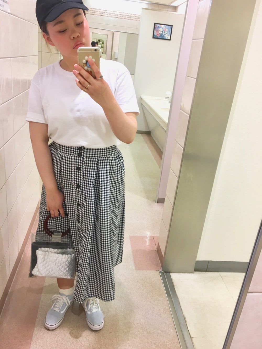 「チェックスカート、白Tシャツ、old skool」｜「Honeysのアイテム（スカート、ホワイト系）」を使った、KA13さん（レディース・156cm）の夏コーディネートの1枚目の写真