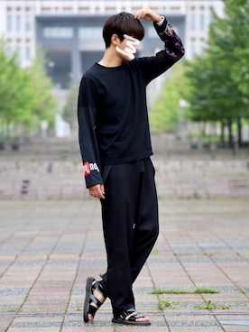 「sulvam（サルバム）のアイテム（スラックス）」を使った、KOKIさん（メンズ・182cm）の夏コーディネート