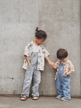 「アロハシャツ」｜「アイテム（サロペット/オーバーオール）」を使った、MUGさん（キッズ・100cm）の夏コーディネート