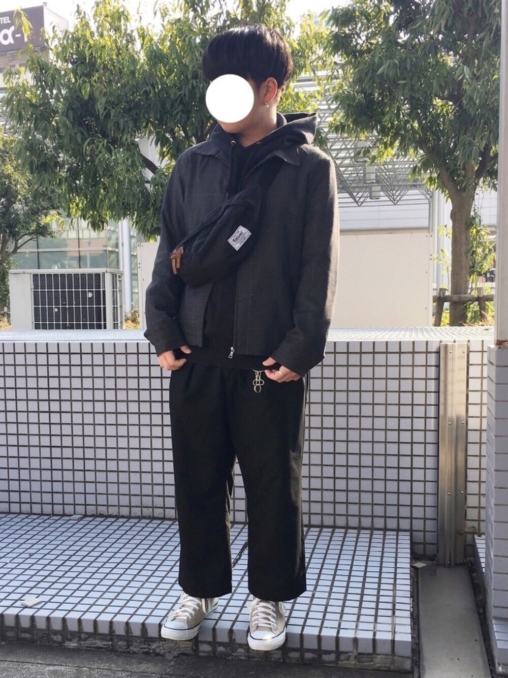 「おしゃれさんと繋がりたい、GU、UNIQLO、DEVICE(DEVICE)、ウエストバッグ、春コーデ、低身長、コンバース」｜「DEVICEのRename パッカブルナイロンウエストバッグ（ボディバッグ/ウエストポーチ、ブラック系）」を使った、ＴａＫｕ🥑さん（メンズ・168cm）の冬コーディネートの1枚目の写真
